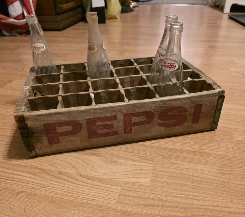 Vintage 24 Bottle Pepsi-Cola 1950s Wooden Bottle Crate W/4 Bottles Primitive